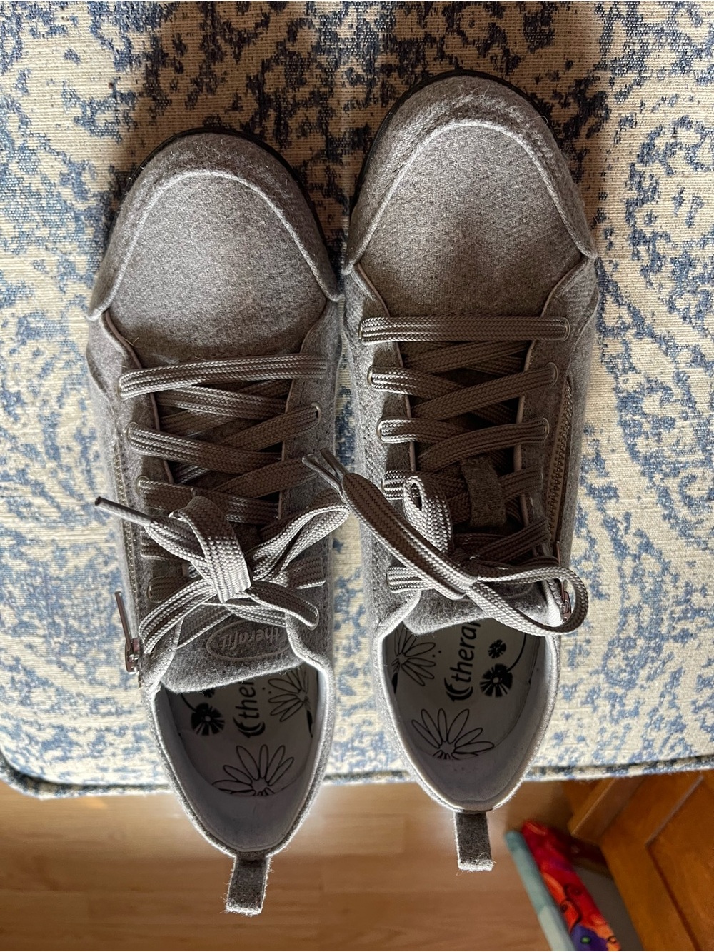 Women’s size 11 Gray Flannel Casual Lace-Up Sneakers by therafit